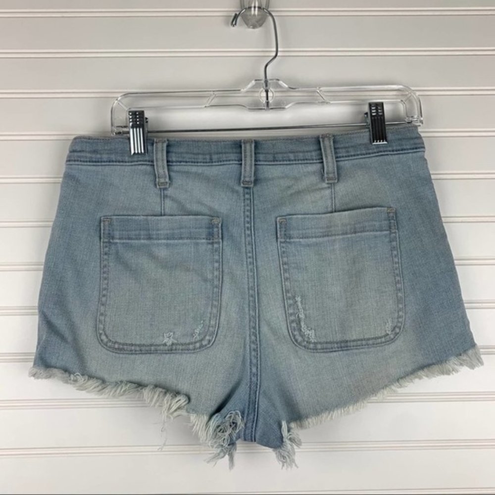 Abercrombie & Fitch Light Wash Woven Pocket Shorts - Picture 7 of 10
